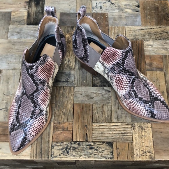 Dolce Vita NWOT Samy Snake Print Ankle Bootie - Picture 7 of 9